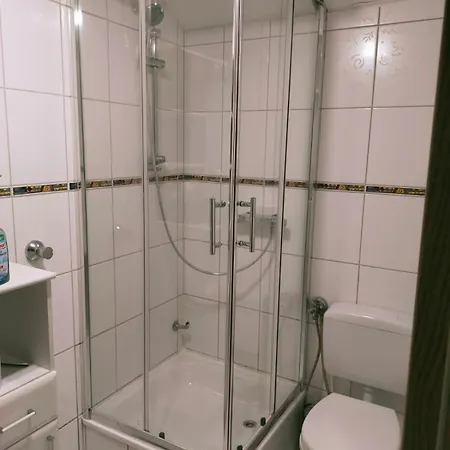 Private With Balcony In Dortmund-brackel * דורטמונד
